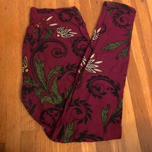 LuLaRoe Pants - Burgundy Patterned OS Lularoe Leggings LuLaRoe Pants - Burgundy Patterned OS Lularoe Leggings